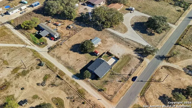 1037 county road 7711 Devine, TX 78016