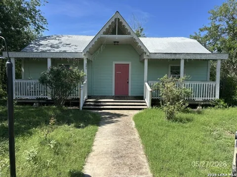 501 E DANIEL ST