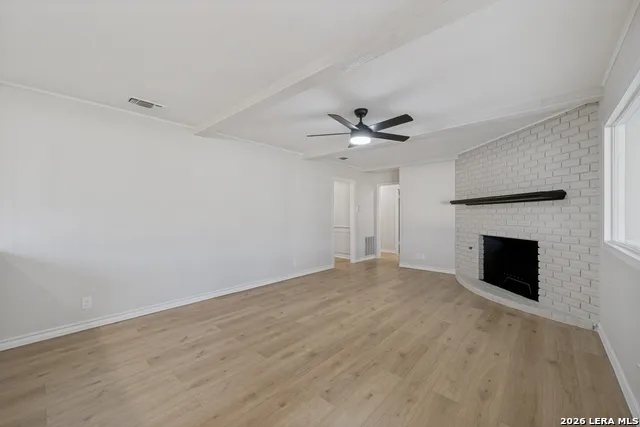 654 Richfield Windcrest, TX 78239