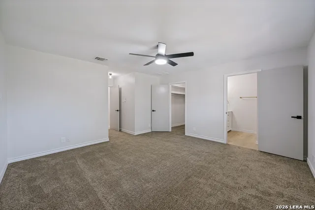 654 Richfield Windcrest, TX 78239