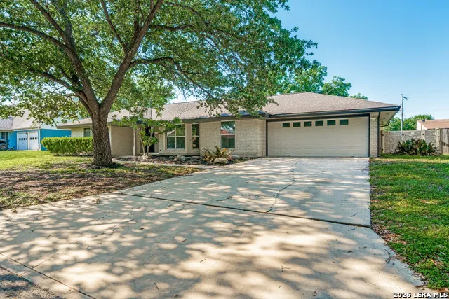 654 Richfield Windcrest, TX 78239