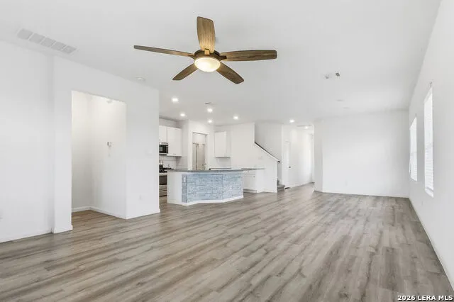 13019 Rosemary St Hedwig, TX 78152