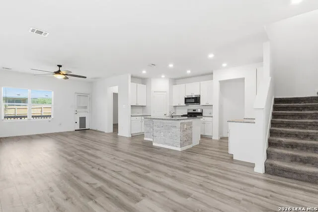 13019 Rosemary St Hedwig, TX 78152