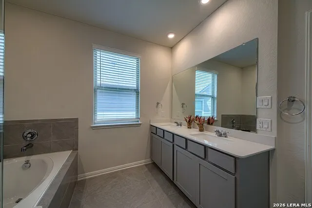 4939 Ranahan Pass St Hedwig, TX 78152