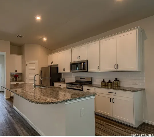 4939 Ranahan Pass St Hedwig, TX 78152