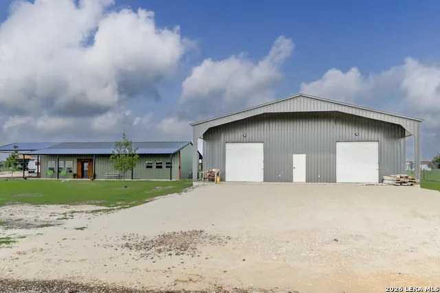 118 Pr 6190 Falls City, TX 78117