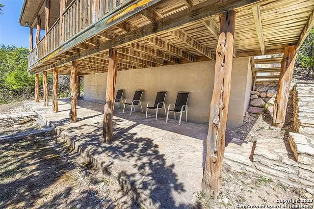 606 Canyon Oaks Dr Concan, TX 78838