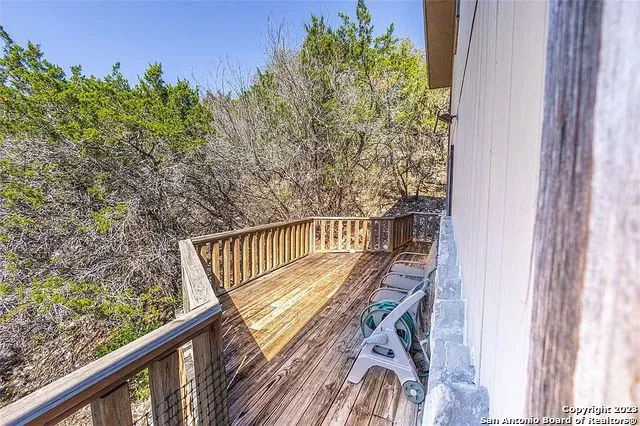 606 Canyon Oaks Dr Concan, TX 78838