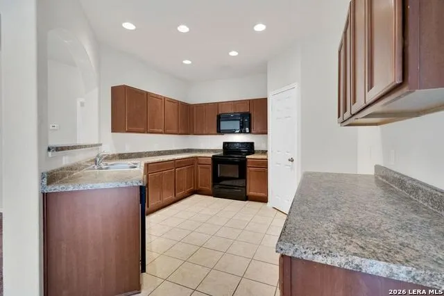 3802 ABBEY CIR San Antonio, TX 78260