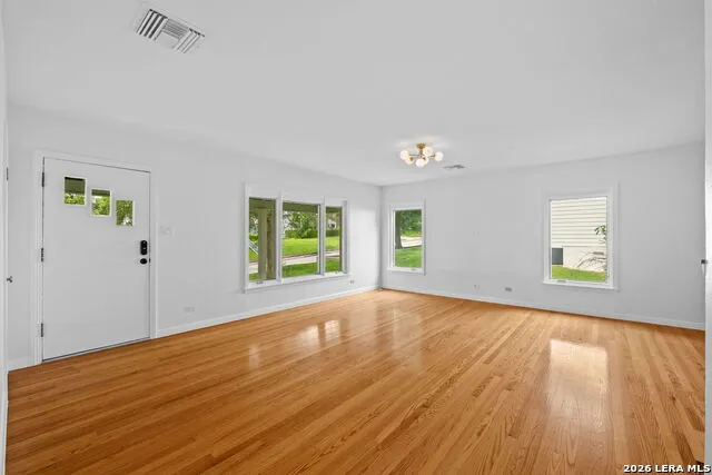 253 E Edgewood Pl Alamo Heights, TX 78209