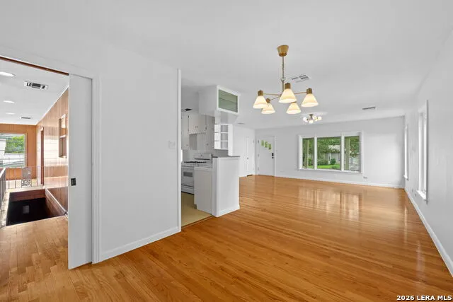 253 E Edgewood Pl Alamo Heights, TX 78209