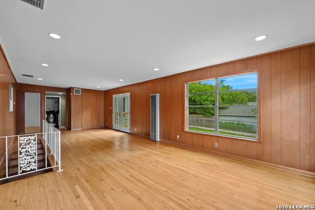 253 E Edgewood Pl Alamo Heights, TX 78209