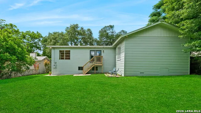 253 E Edgewood Pl Alamo Heights, TX 78209