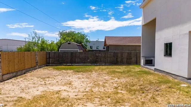 2626 Las Cimas Dr. Eagle Pass, TX 78552