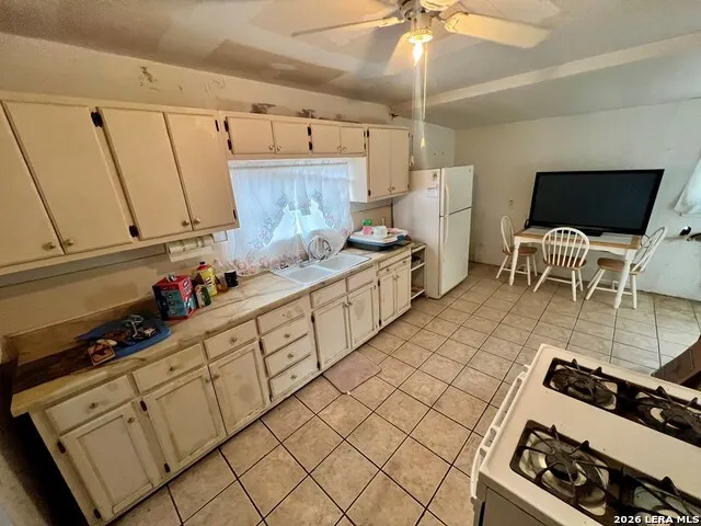503 503 W. Morin Del Rio, TX 78840