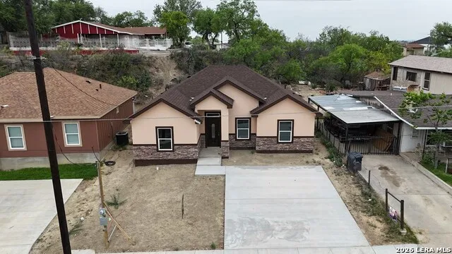 1956 Quarry St Eagle Pass, TX 78852