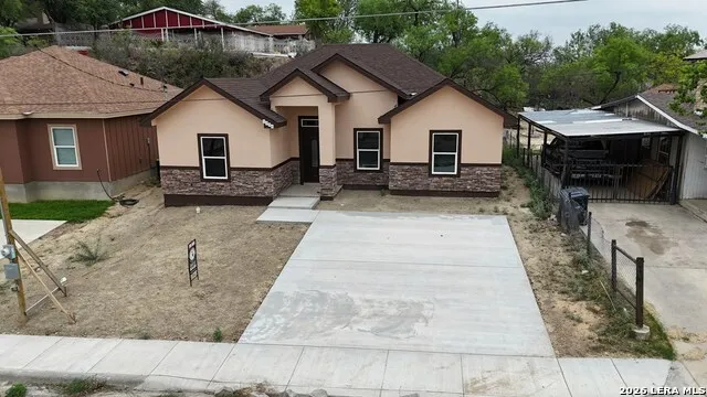 1956 Quarry St Eagle Pass, TX 78852