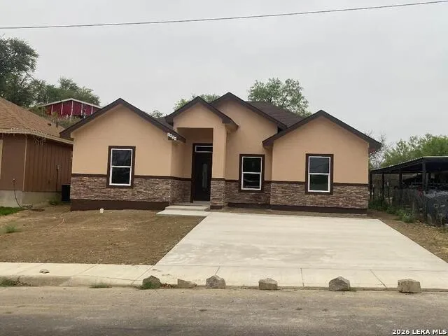 1956 Quarry St Eagle Pass, TX 78852