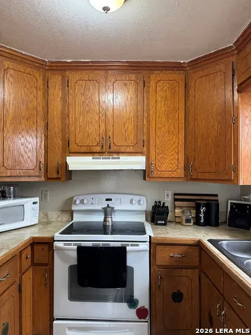 106 Los Sauces St Eagle Pass, TX 78852