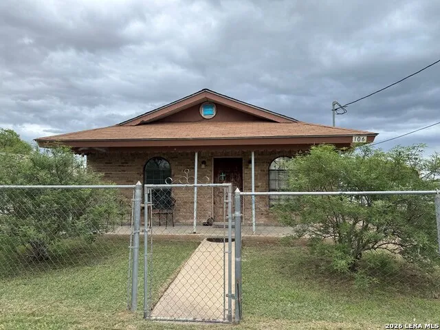 106 Los Sauces St Eagle Pass, TX 78852