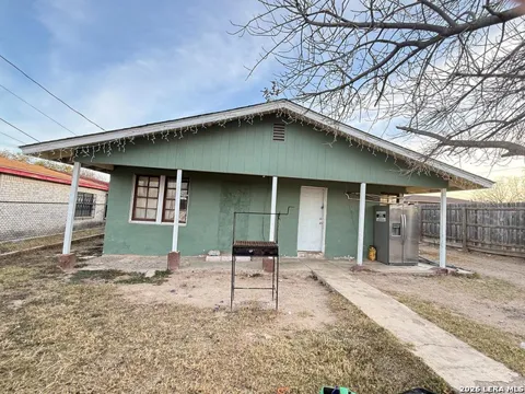 1808 King Arthur St.