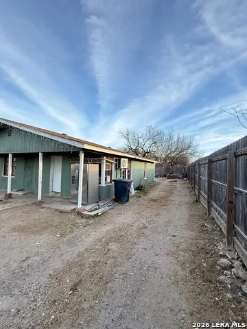 1808 King Arthur St. Eagle Pass, TX 78852