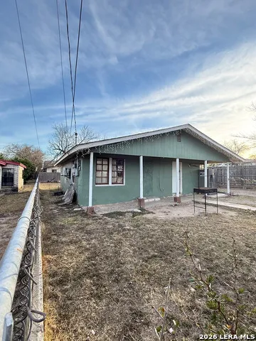 1808 King Arthur St. Eagle Pass, TX 78852