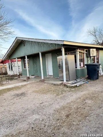 1808 King Arthur St. Eagle Pass, TX 78852