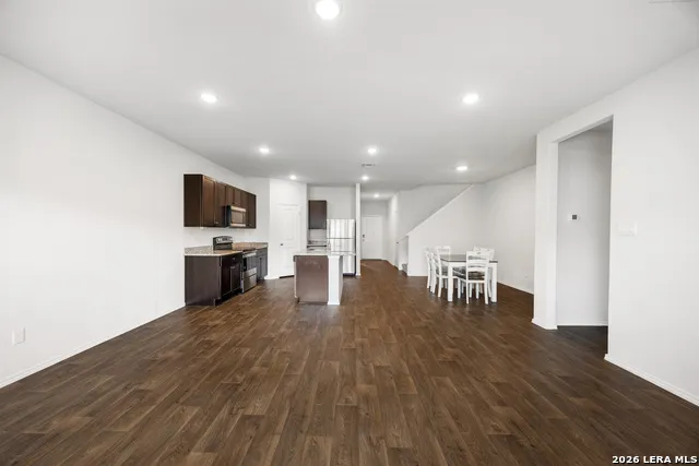 824 Cinnamon Teal Seguin, TX 78155