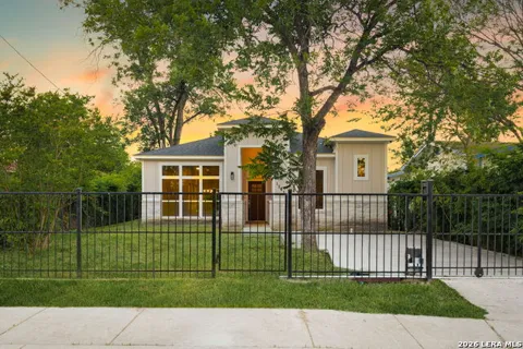 1243 W HARLAN AVE