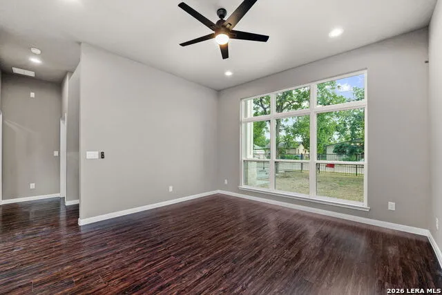 1243 W HARLAN AVE San Antonio, TX 78211