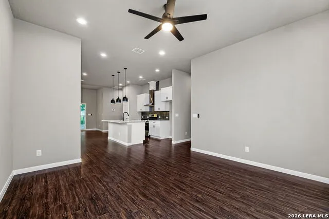 1243 W HARLAN AVE San Antonio, TX 78211