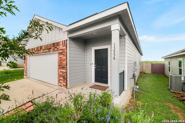 13536 LUNAR LGT St Hedwig, TX 78152