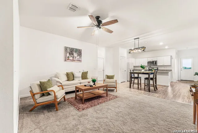 13536 LUNAR LGT St Hedwig, TX 78152