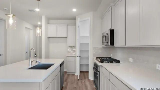 1685 COUSER AVENUE New Braunfels, TX 78132
