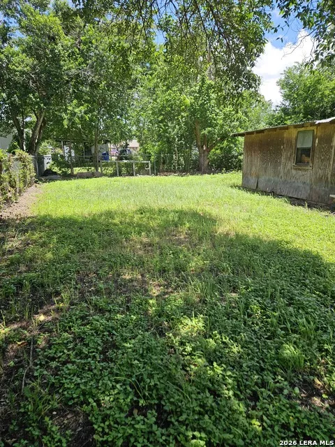 957 Crystal San Antonio, TX 78211