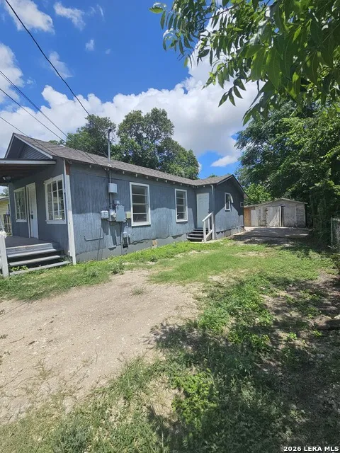 957 Crystal San Antonio, TX 78211