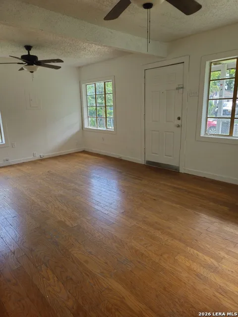957 Crystal San Antonio, TX 78211