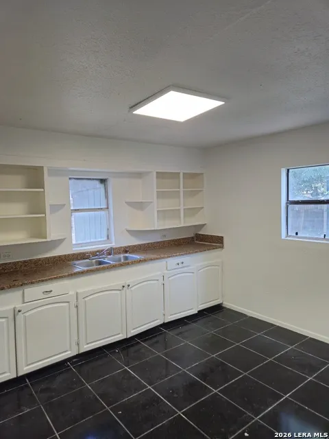 957 Crystal San Antonio, TX 78211