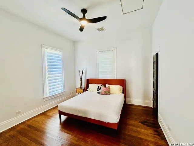 825 BURLESON San Antonio, TX 78202