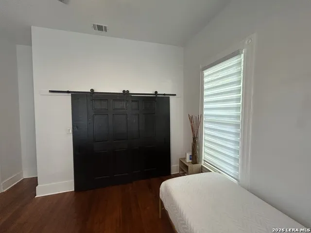 825 BURLESON San Antonio, TX 78202