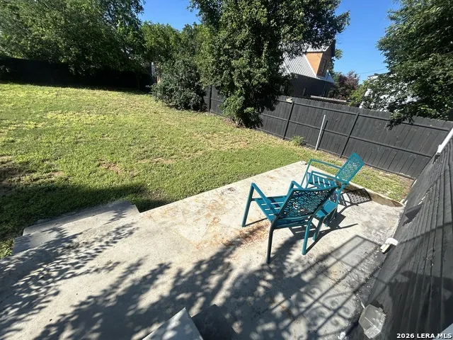 825 BURLESON San Antonio, TX 78202