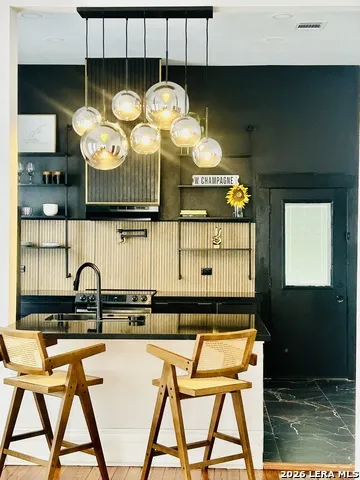 825 BURLESON San Antonio, TX 78202