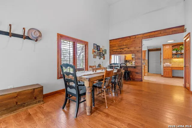 208 Oak Bend Dr La Vernia, TX 78121