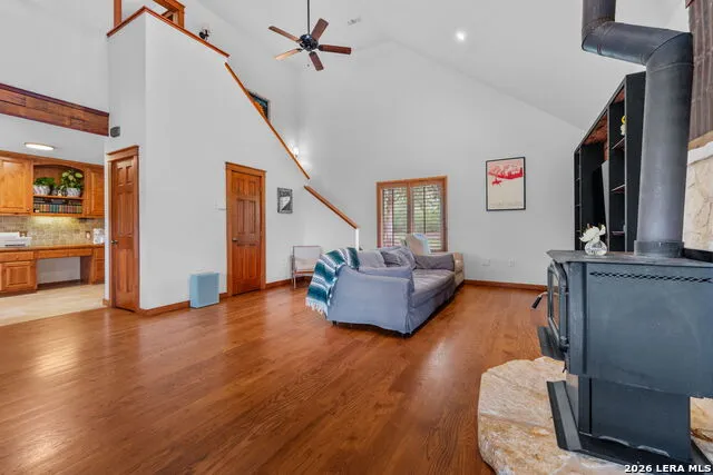 208 Oak Bend Dr La Vernia, TX 78121