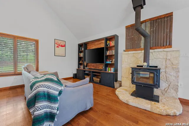 208 Oak Bend Dr La Vernia, TX 78121