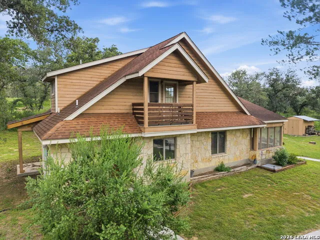 208 Oak Bend Dr La Vernia, TX 78121
