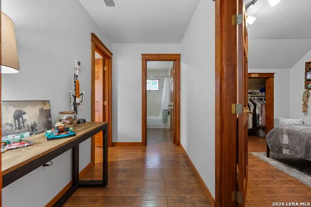 208 Oak Bend Dr La Vernia, TX 78121