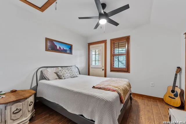 208 Oak Bend Dr La Vernia, TX 78121
