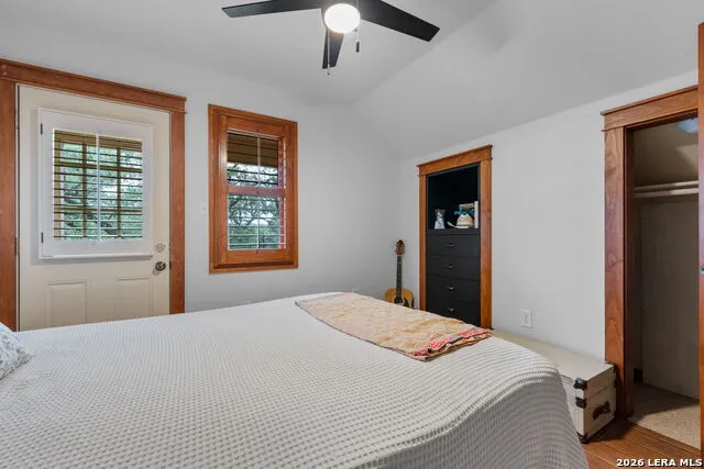 208 Oak Bend Dr La Vernia, TX 78121